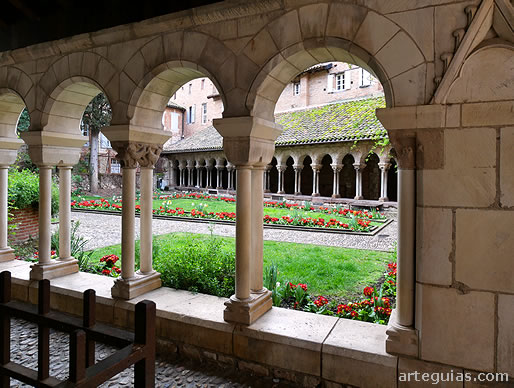 Claustro de la Colegiata de Saint-Salvi de Albi, Francia