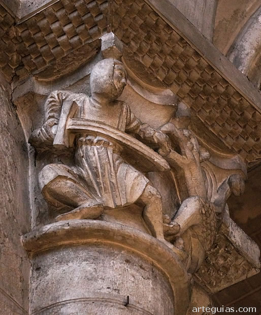 Capitel interior, probablemente historicista neorrom&aacute;nico