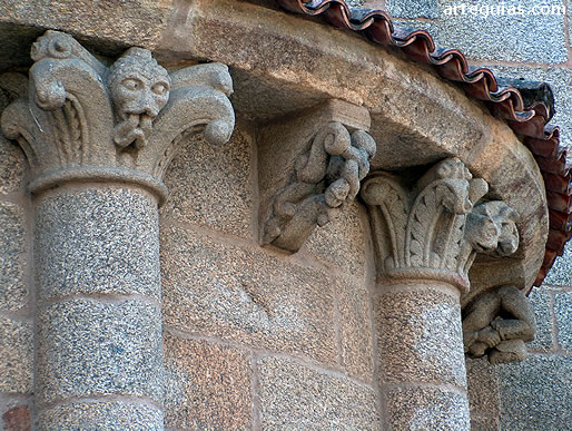 Cornisa de uno de los &aacute;bsides de la Colegiata de Sar