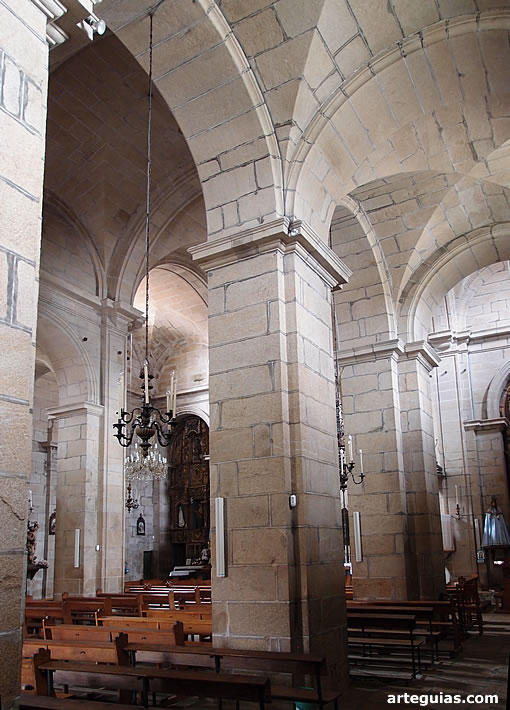 Interior de la bas&iacute;lica de Santa Mar&iacute;a, antigua colegiata