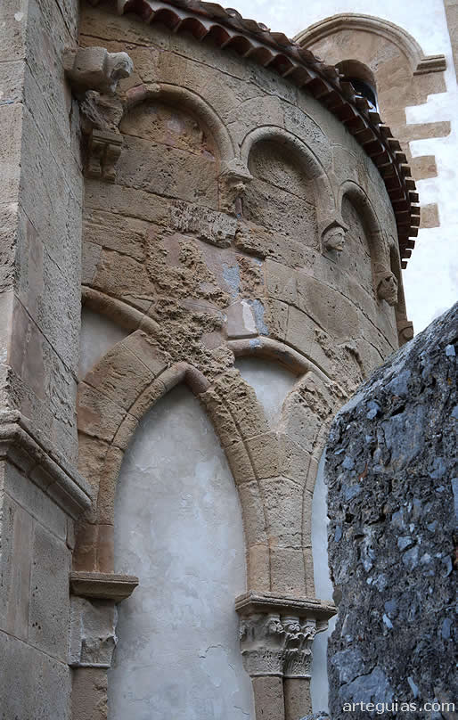 Exterior de la cabecera