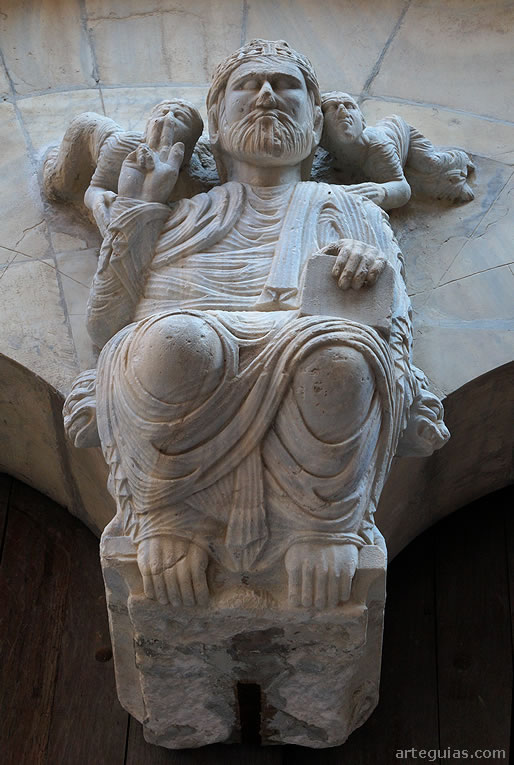 Magnífica escultura románica de Cristo