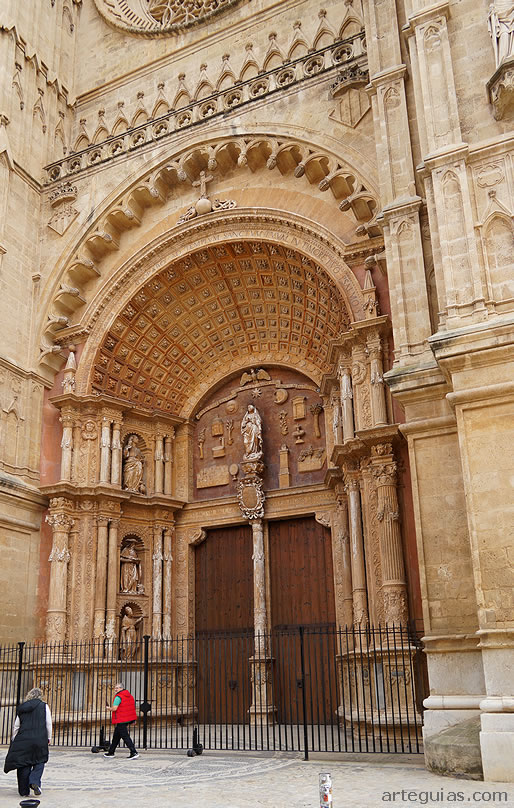 Portal Mayor de la catedral
