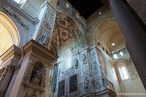 Interior del presbiterio de la Catedral