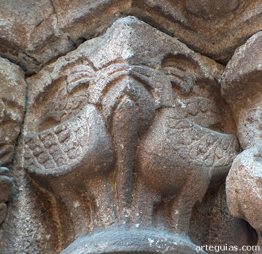 Aves apicadas de la puerta