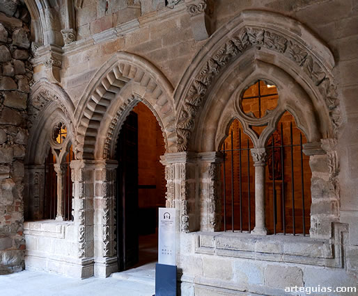 Acceso a la antigua sala capitular