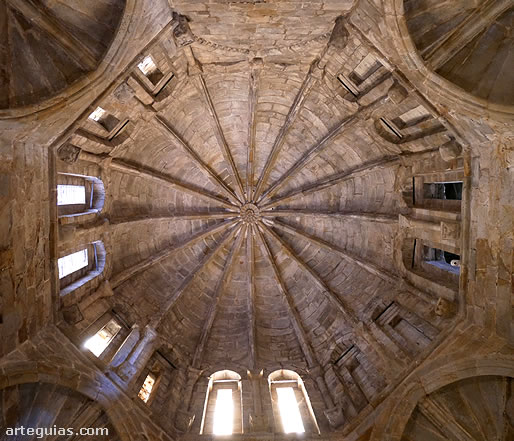 C&uacute;pula gallonada de la antigua sala capitular de la Catedral Vieja