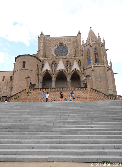 La Seu de Manresa tiene una fachada neog&oacute;tica