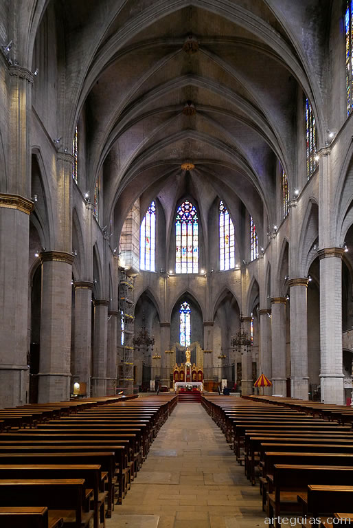 Seu de MAnresa: interior de la nave central