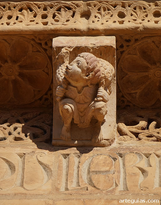 Texto en la Puerta de la Anunciata