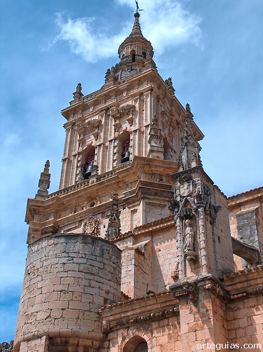 Torre campanario barroca