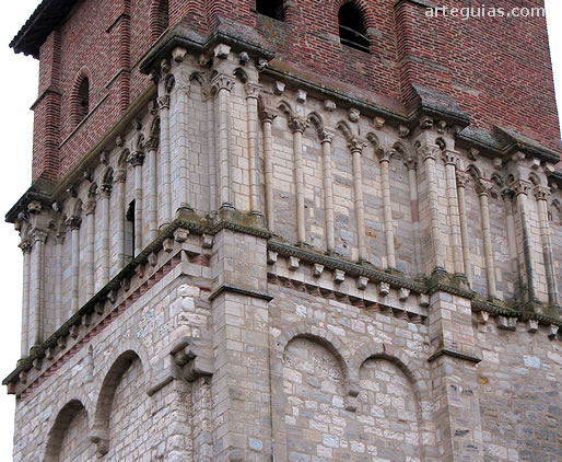 Diferentes fases constructivas de la torre de la colegiata
