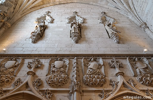 Capilla de Salda&ntilde;a de la iglesia conventual de Tordesillas: detalles escult&oacute;ricos