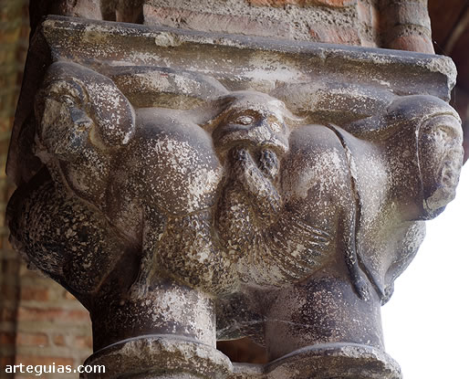 Capitel figurado del claustro