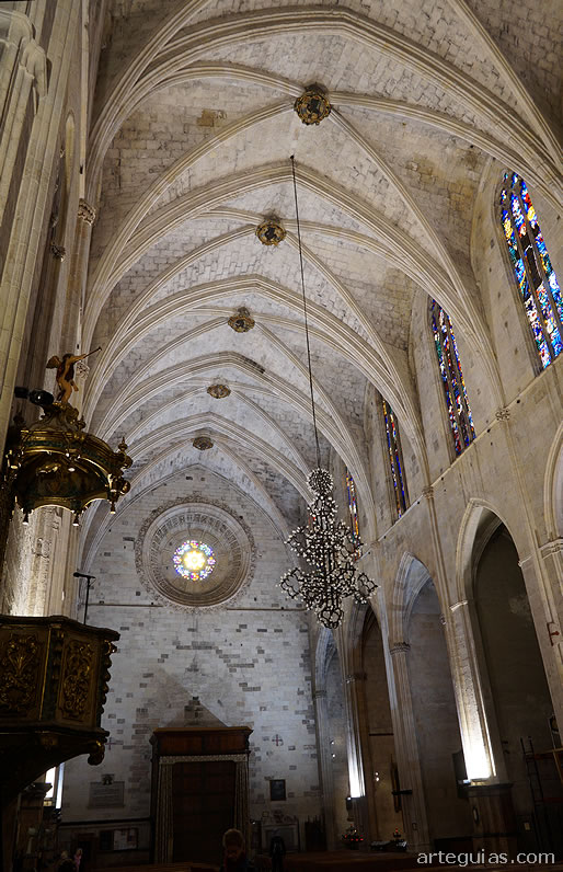 Alt&iacute;mo interior de la iglesia de San Francisco