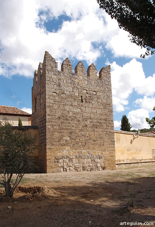 Torre de la muralla que rodeaba el Convento de Santa Clara de Astudillo, Palencia
