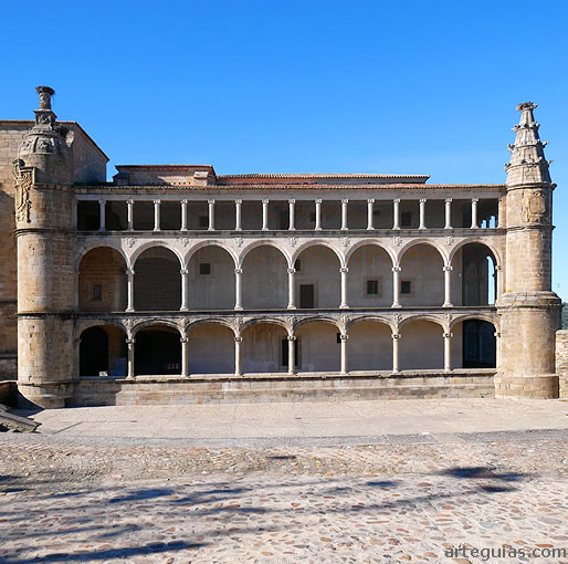 Conventual de San Benito de Alcántara, Cáceres: Galería de Carlos V