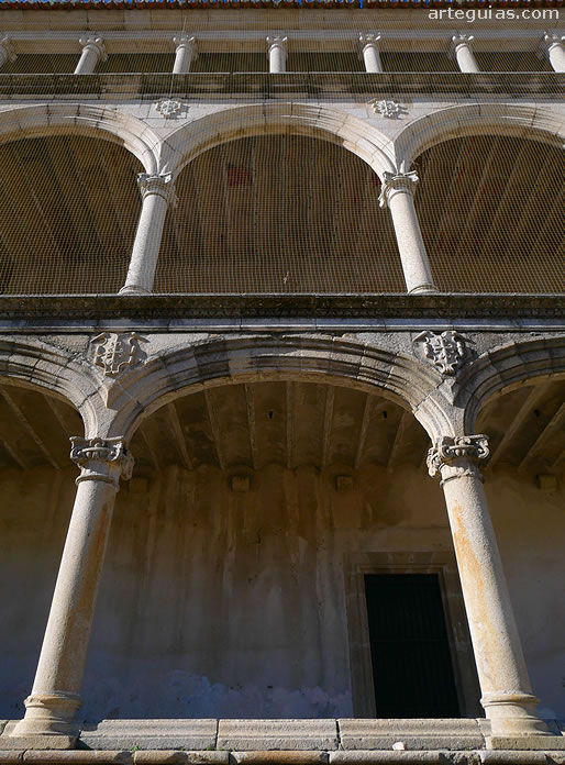 Conventual de San Benito de Alcántara, Cáceres: Galería de Carlos V
