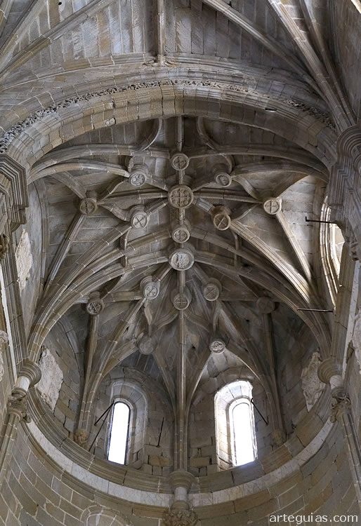 Bóvedas de la iglesia. Conventual de San Benito de Alcántara, Cáceres