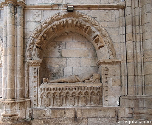 Uno de los sepulcros de los condes de Altamira