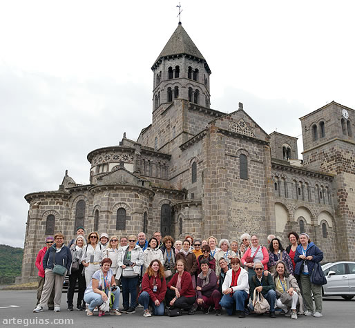 Foto de familia de la iglesia de Saint-Nectaire