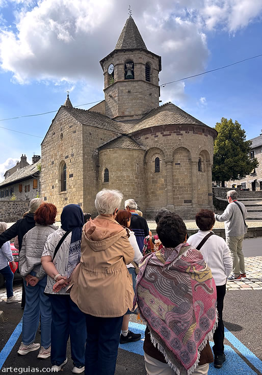 Iglesia románica de Nasbinals