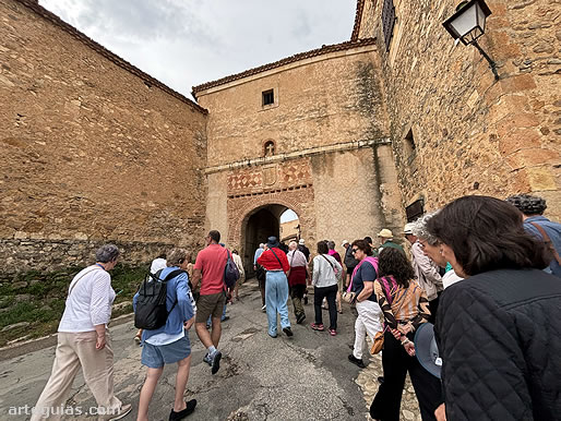 Momento en que accedimos a Pedraza por su puerta mud&eacute;jar