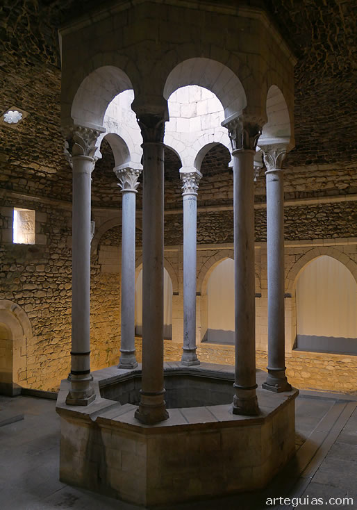 Sala principal de los "Ba&ntilde;os &Aacute;rabes de Girona"