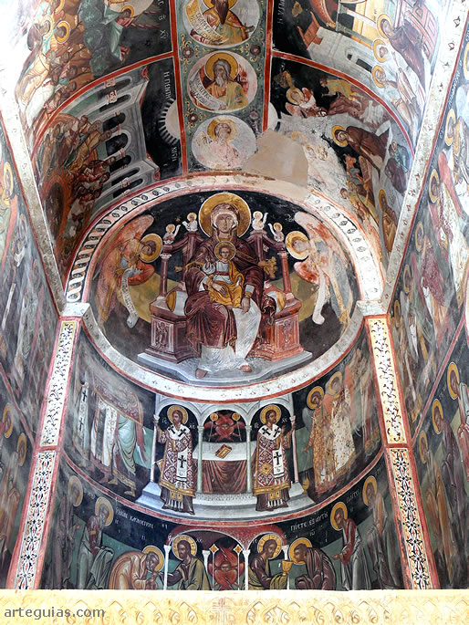 Maravillosas pinturas en la cabecera de la iglesia del Monasterio de Kaisariani
