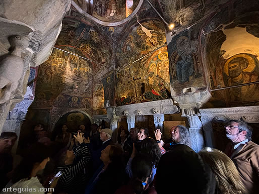 En la iglesia de Agios Petros de Kastania (Siglo XII)