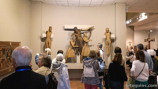 Entrando en el Museo de Arte Medieval de Vic