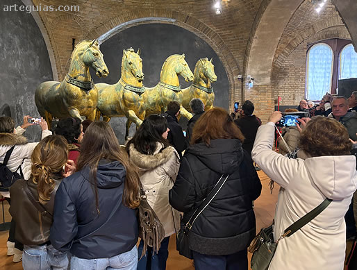 Los c&eacute;lebres caballos de bronce del hip&oacute;dromo de Constantinopla