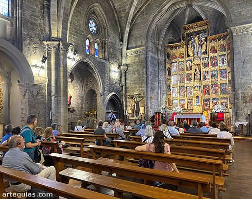 Interior de Santa María de Olite