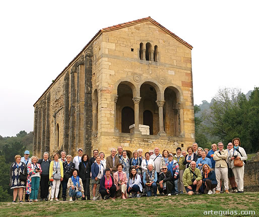 Foto de familia en Santa Mar&iacute;a del Naranco