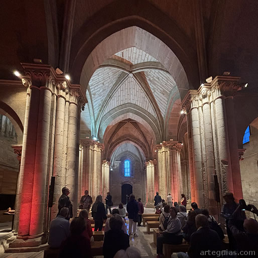 En el interior de la iglesia del monasterio premostratense de Aguilar de Campoo