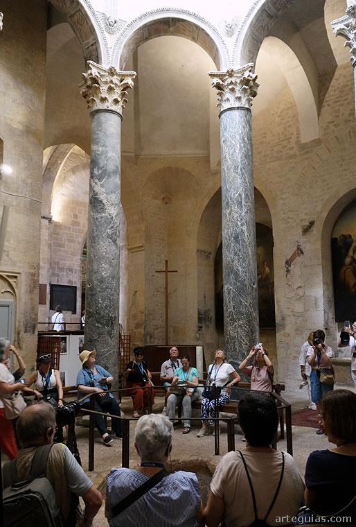 Baptisterio del a&ntilde;o 500 d.c. en la Catedral de Aix-en-Provence