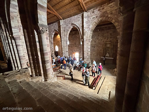 Dentro de la iglesia de San Mill&aacute;n de Lara, Burgos