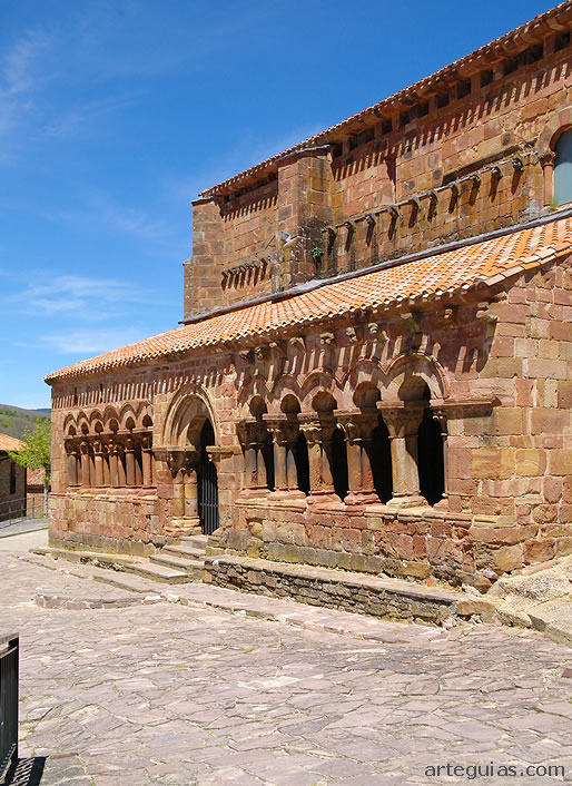 Galer&iacute;a porticada de Pineda de la Sierra