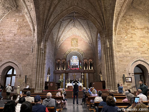 Interior de la iglesia del Santuario de Valvanera, La Rioja