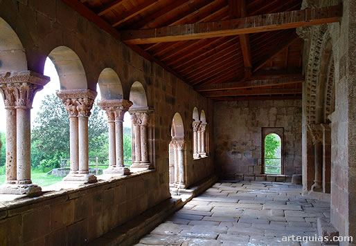 P&oacute;rtico de Jaramillo de la Fuente