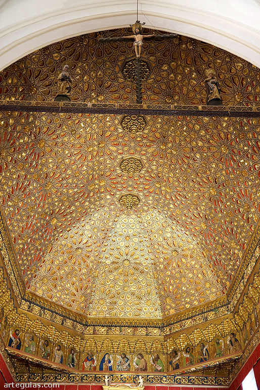 Aunque todo el conjunto es magn&iacute;fico, sobresalen sus obras de arte andalus&iacute;.
