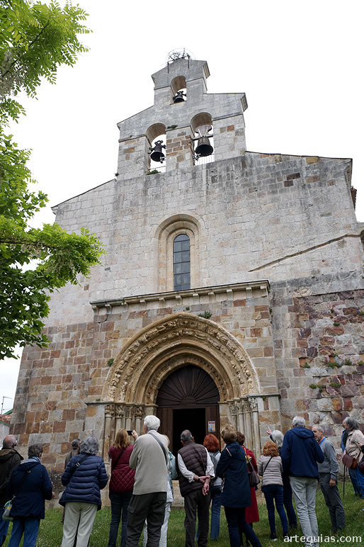 IMafronte de la iglesia de Vallejo