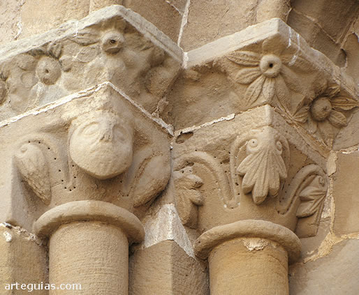 Capiteles