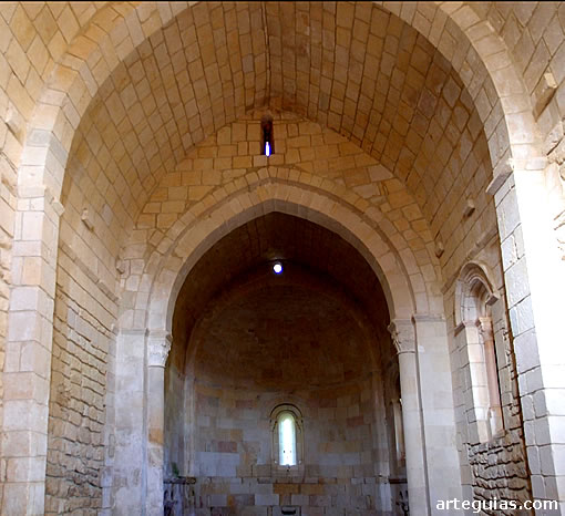 Interior de la Ermita de Markinez
