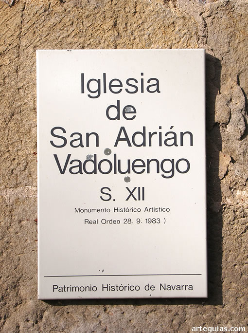 Cartel informativo sobre la Ermita de San Adri&aacute;n de Vadoluengo, Sang&uuml;esa