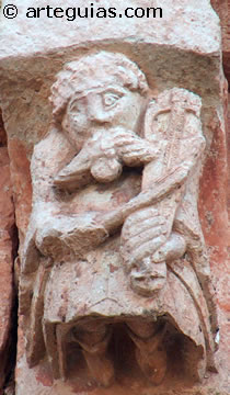 Canecillo de la Ermita de Santa Mar&iacute;a de Tiermes. Soria