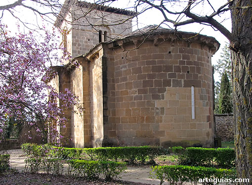 Ermita de San Adri&aacute;n de Vadoluengo: cabecera