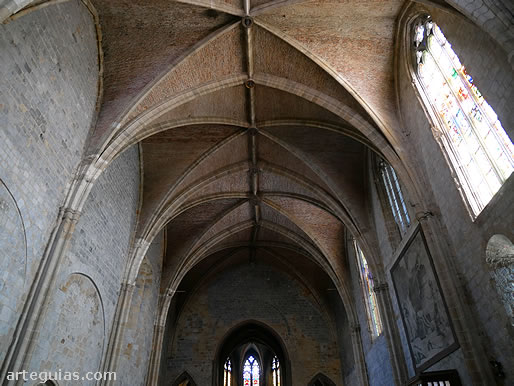 B&oacute;vedas de crucer&iacute;a cuatripartita de ladrillos