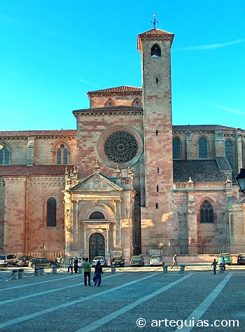Atardecer junto a la catedral de Sig&uuml;enza