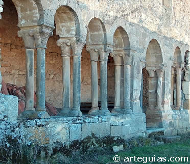 P&oacute;rtico rom&aacute;nico. Tortonda